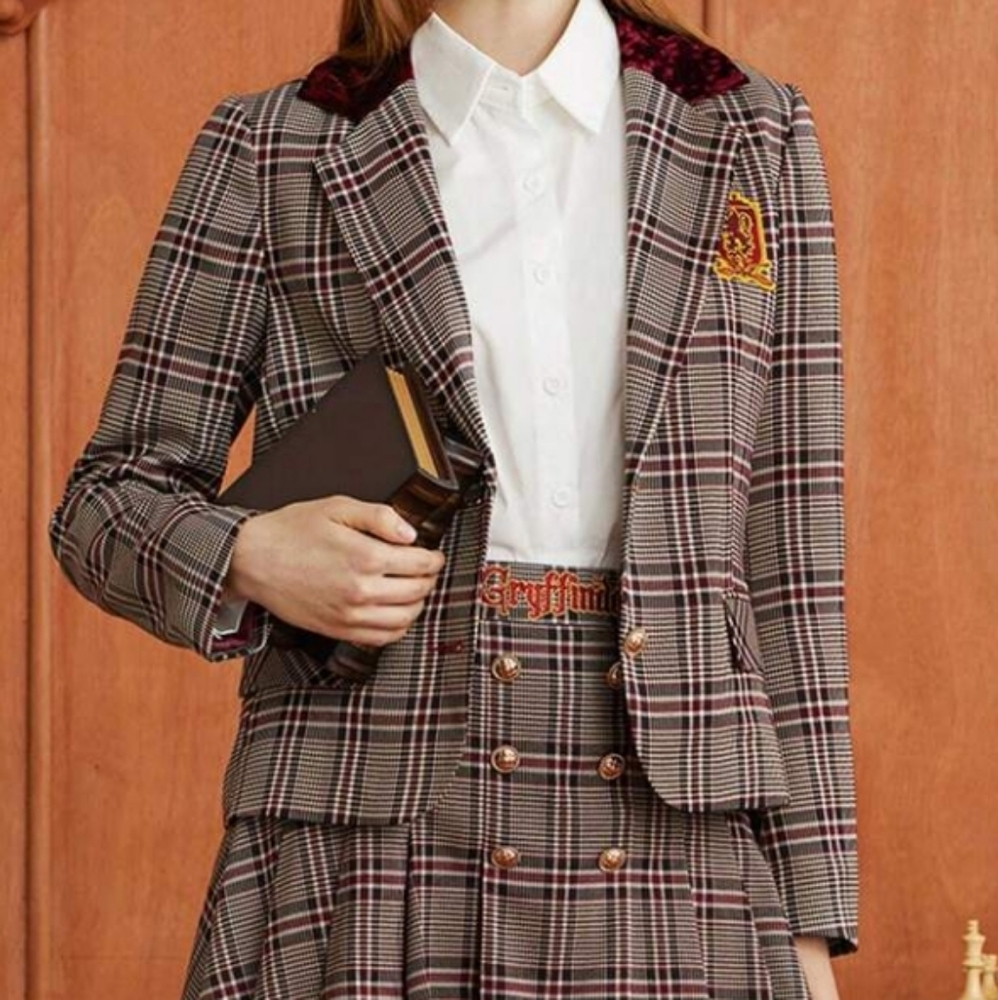 Harry Potter Gryffindor Embroidered Crest Blazer Jacket - Picture 7 of 12
